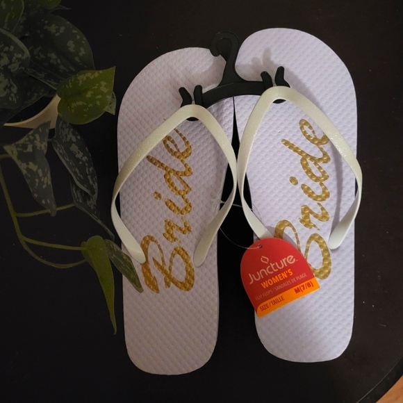 BRIDE Sandals Flip Flops Thongs  Large 9 10 NWT - Picture 1 of 1